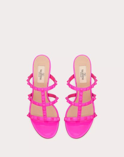 ROCKSTUD PATENT-LEATHER SLIDE SANDAL 60 MM