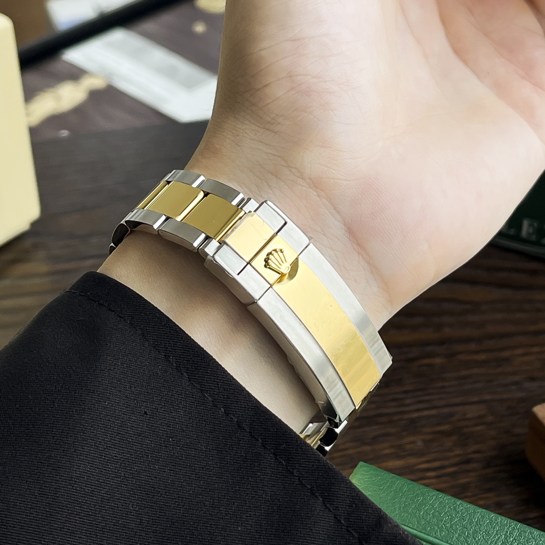 Submariner Date Two Tone Oyster Bracelet Men's Watch