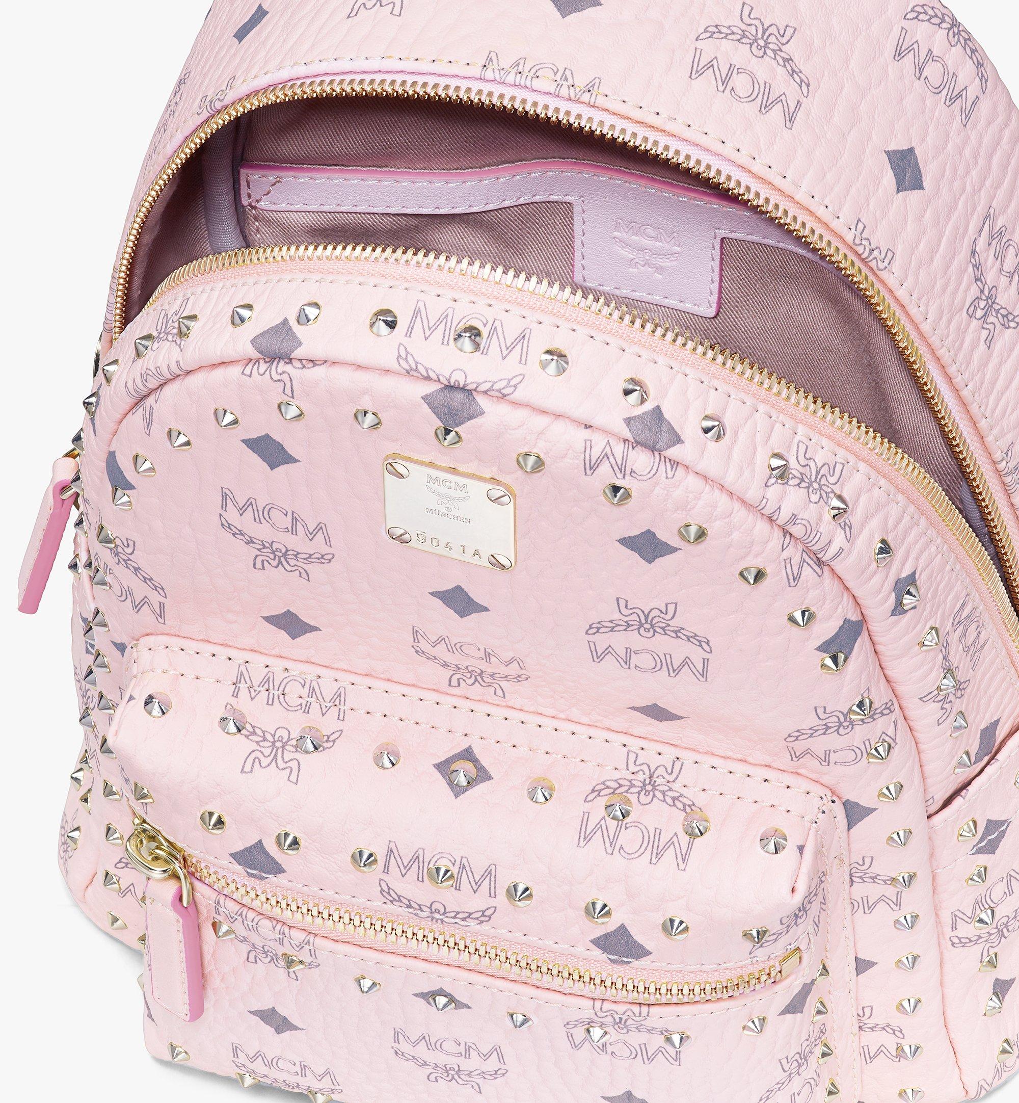 MCM 〈スターク〉スタッズ付き ヴィセトス バックパック Pink MMK8AVE62QH001 ほかの角度から見る 3 MCM 〈スターク〉スタッズ付き ヴィセトス バックパック Pink MMK8AVE62QH001 ほかの角度から見る 3