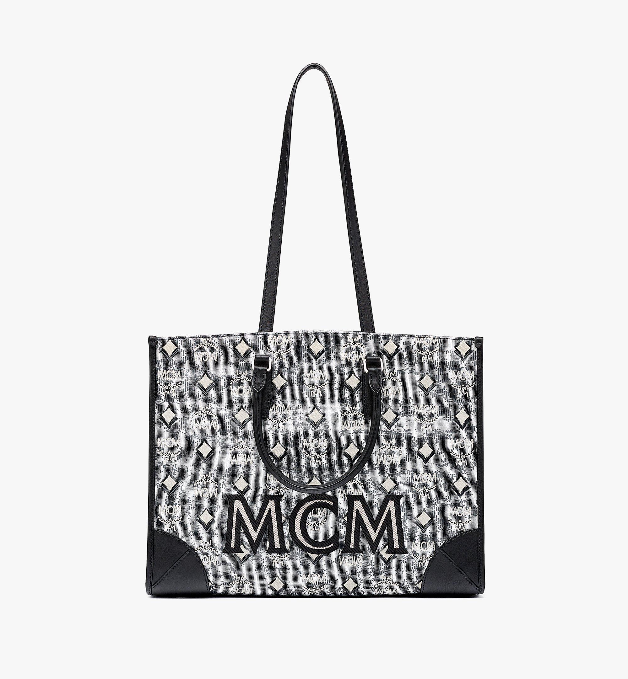MCM トートバッグ - ヴィンテージ モノグラム ジャカード Grey MWTBATQ01EG001 ほかの角度から見る 1 MCM トートバッグ - ヴィンテージ モノグラム ジャカード Grey MWTBATQ01EG001 ほかの角度から見る 1