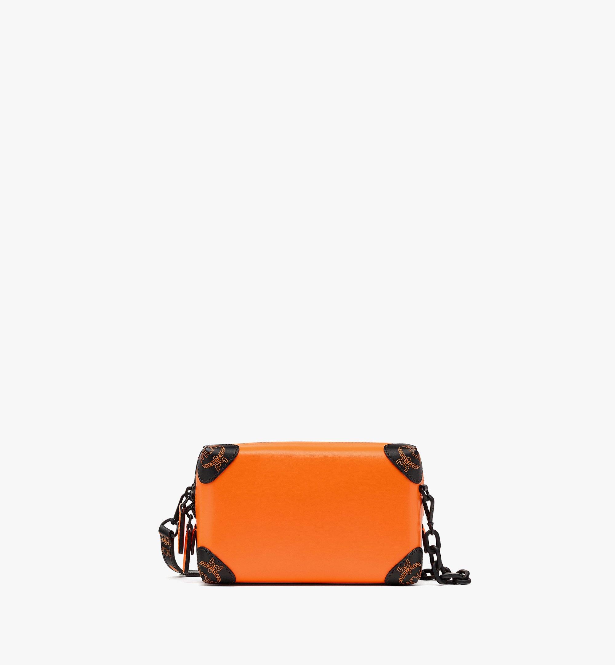 MCM 〈BERLIN〉ソフトクロスボディバッグ - スパニッシュレザー  Orange MMRBABF01O9001 ほかの角度から見る 1