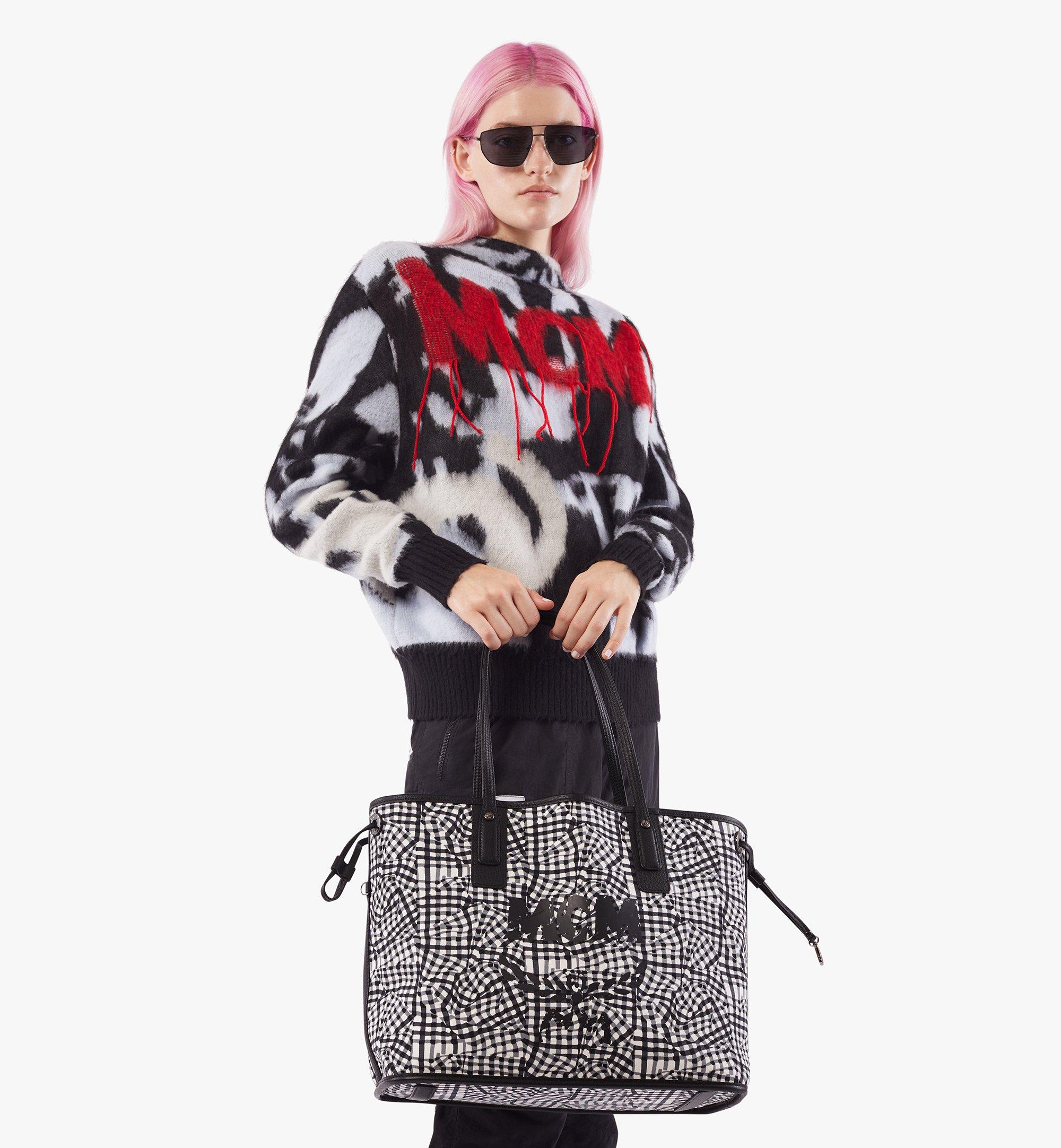 MCM 〈リズ〉リバーシブル ヴィセトス ショッパー Black MWP7AVI22BK001 ほかの角度から見る 6 MCM 〈リズ〉リバーシブル ヴィセトス ショッパー Black MWP7AVI22BK001 ほかの角度から見る 6