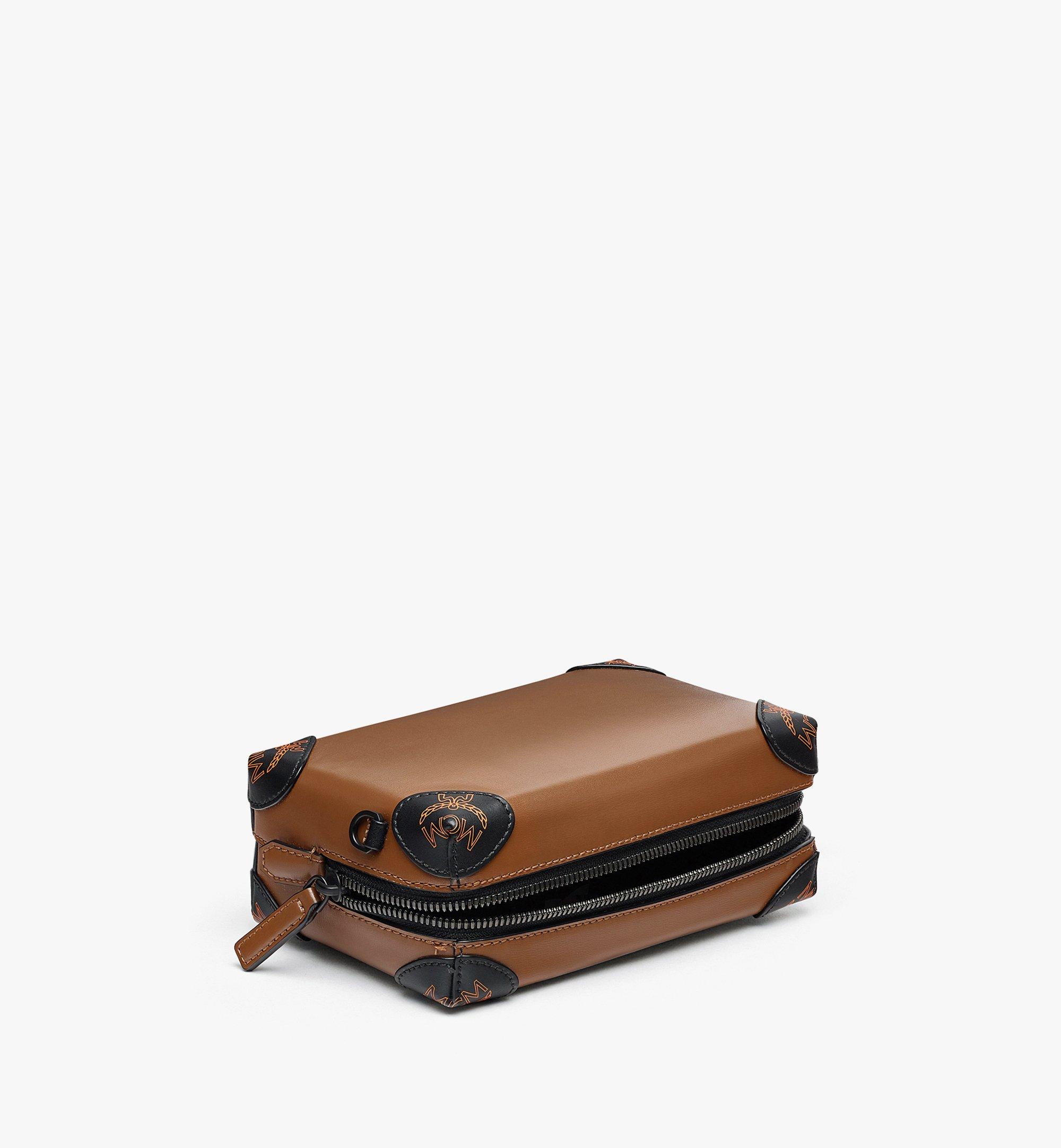 MCM 〈BERLIN〉ソフトクロスボディバッグ - スパニッシュレザー  Brown MMRBABF01N7001 ほかの角度から見る 2