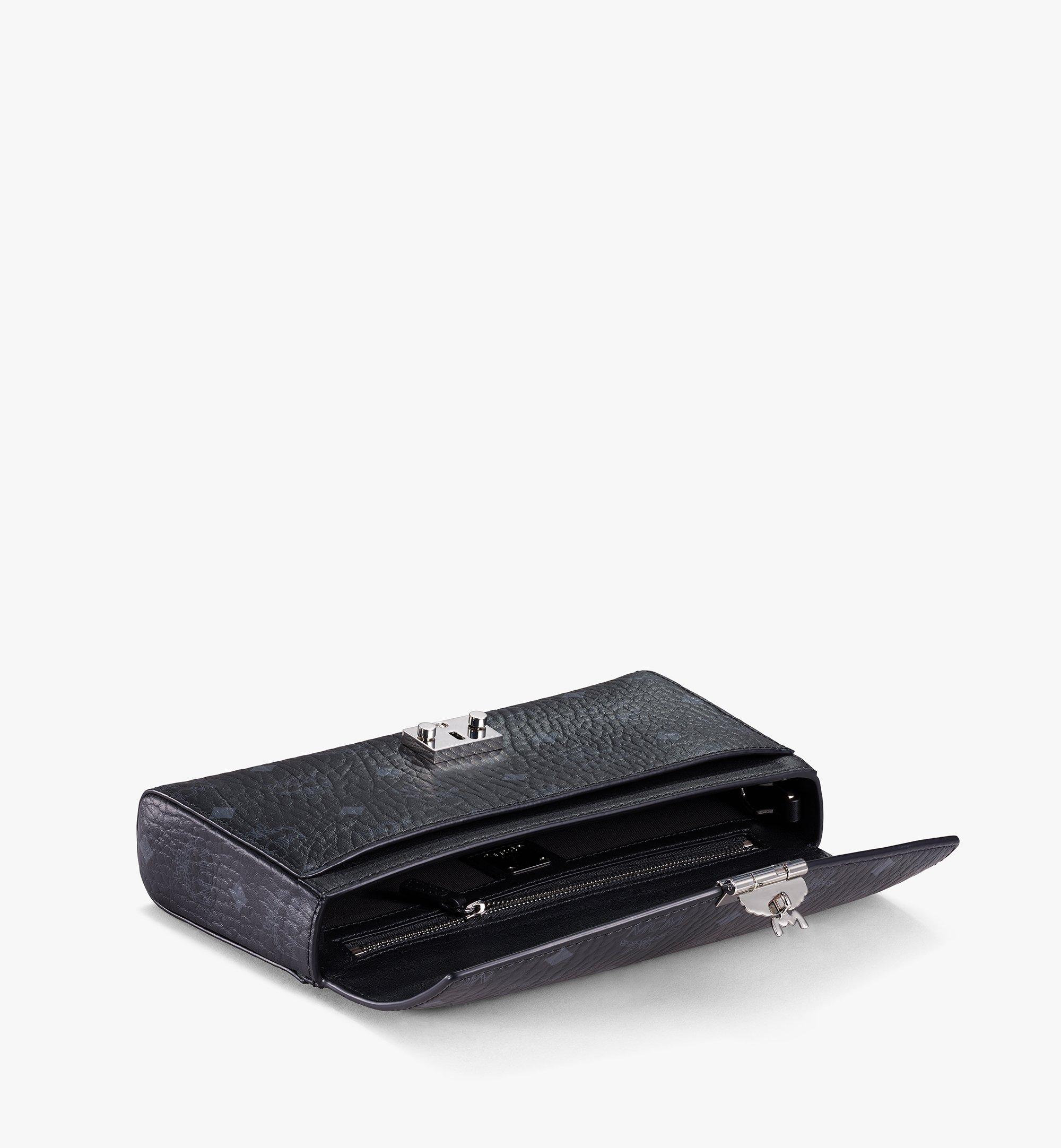 MCM 〈ミリー〉 フラップ クロスボディバッグ ヴィセトス Black MYZ9SME05BK001 ほかの角度から見る 1 MCM 〈ミリー〉 フラップ クロスボディバッグ ヴィセトス Black MYZ9SME05BK001 ほかの角度から見る 1