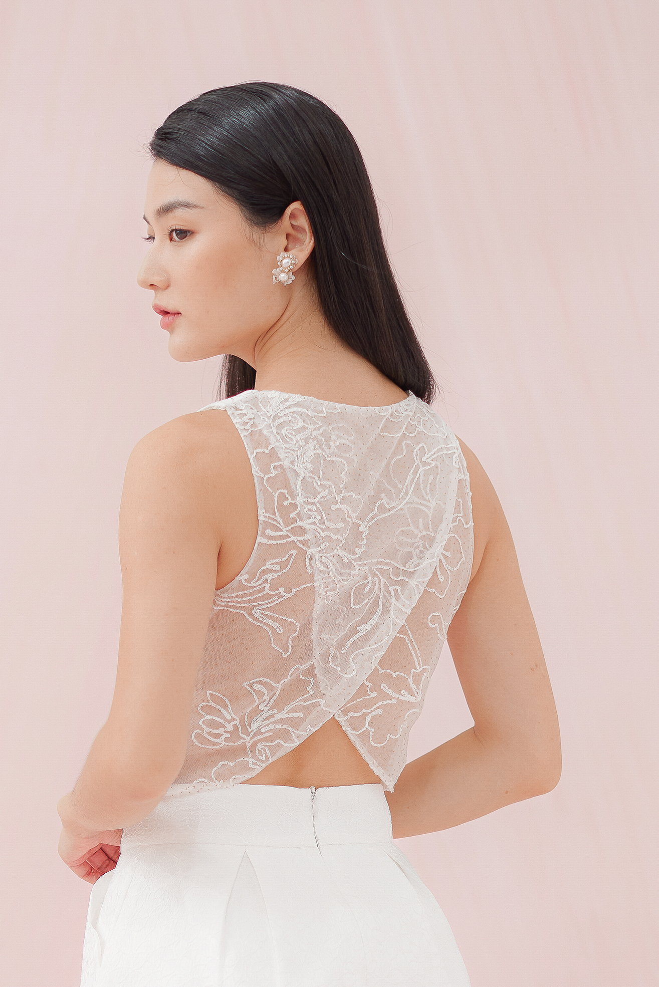 LANEY WHITE FLOWER JACQUARD TOP