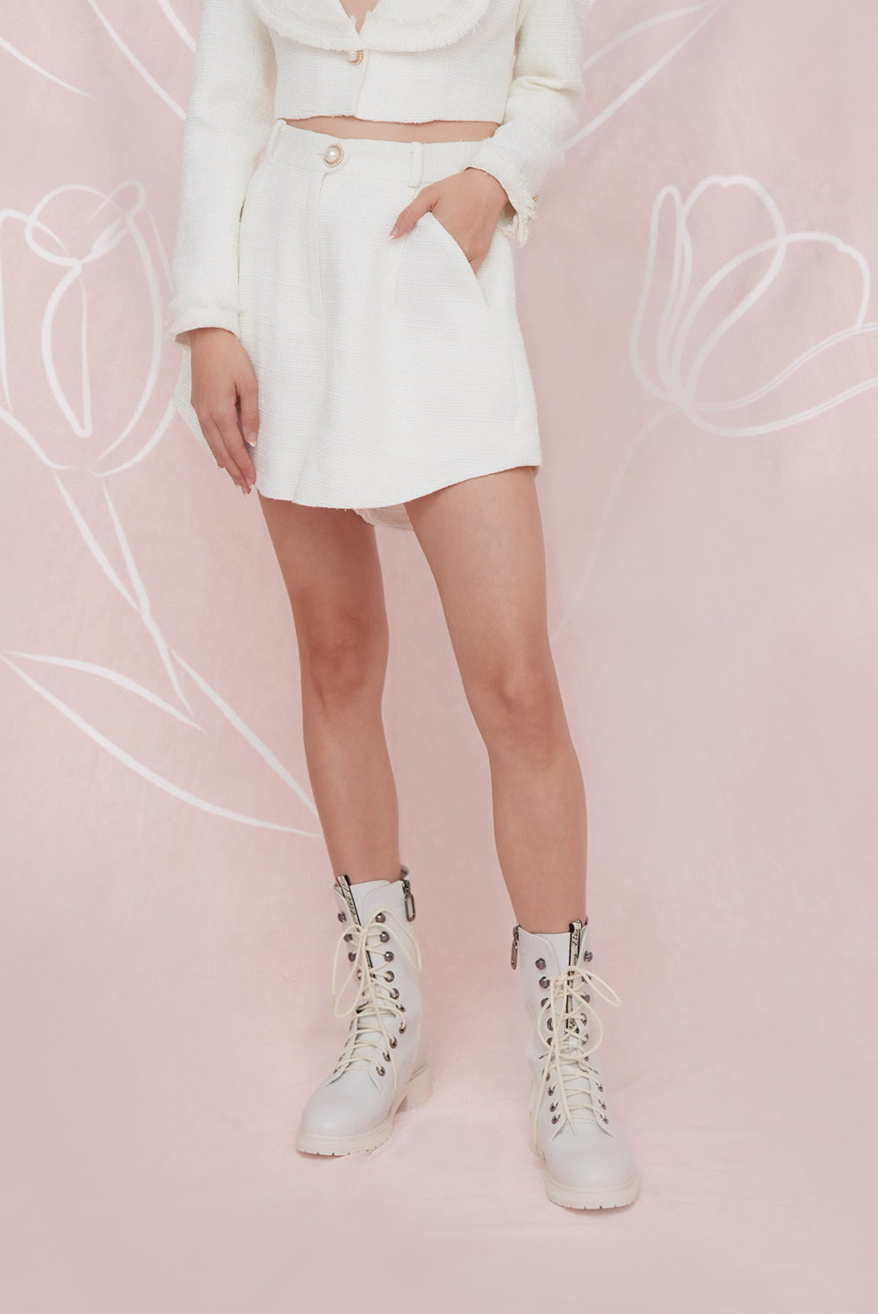 FRIEDA WHITE TWEED SHORTS