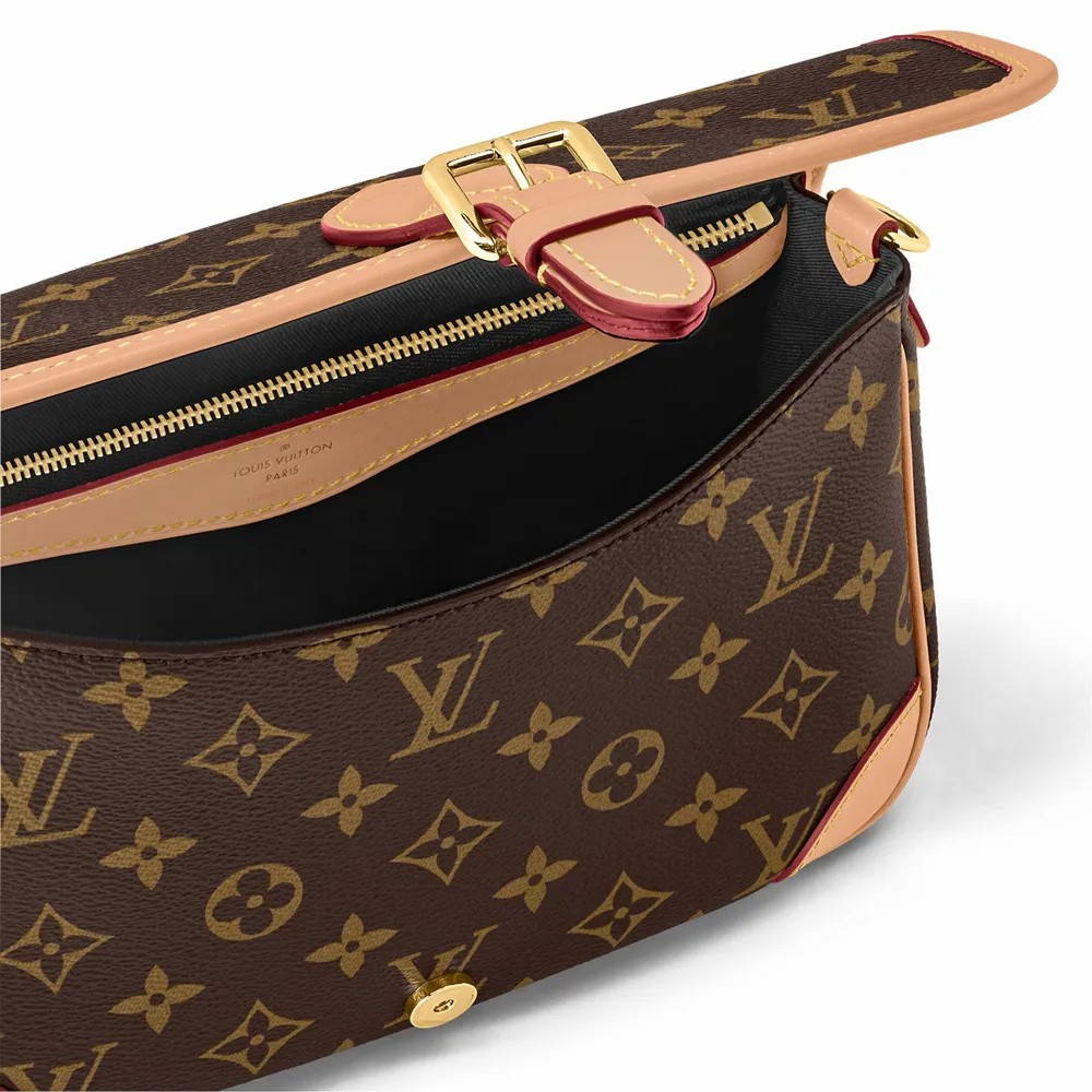 【LOUIS VUITTON】小泉 里子さん愛用のDIANE ダイアナバッグ
