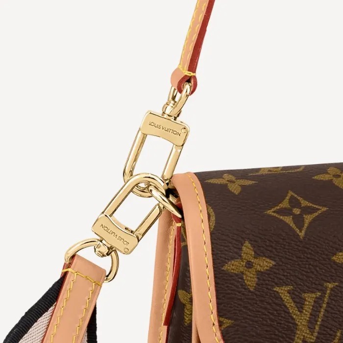 【LOUIS VUITTON】小泉 里子さん愛用のDIANE ダイアナバッグ