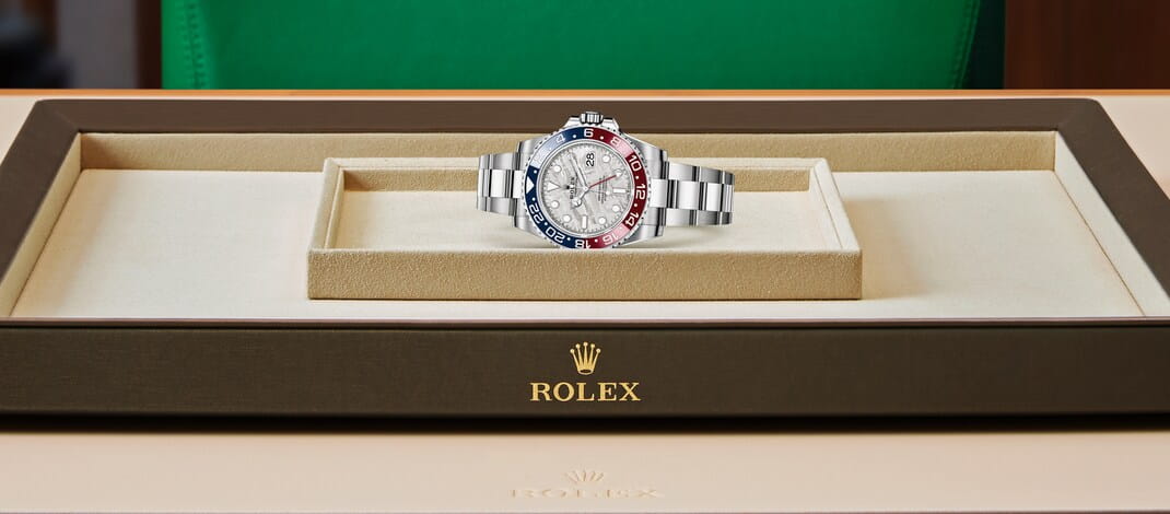 スライド4：GMTマスターⅡ 126719BLRO