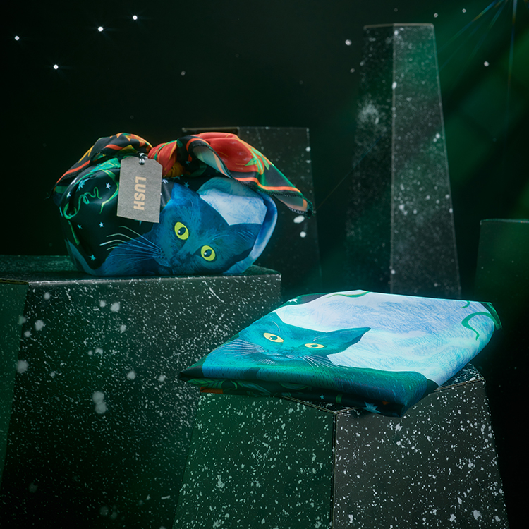 Black Cat In The Moonlight Knot Wrap