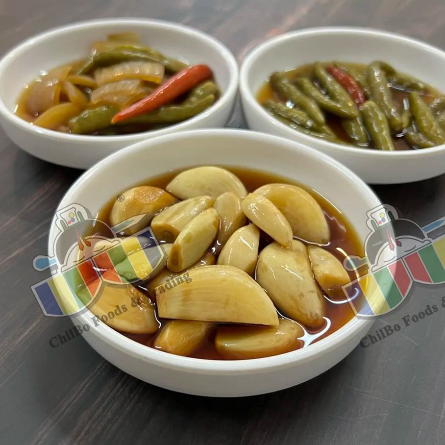 Pickled Garlic / Leek / Chili Padi / Onion 마늘 / 대파 / 칠리 파디 (고추) / 양파 절임