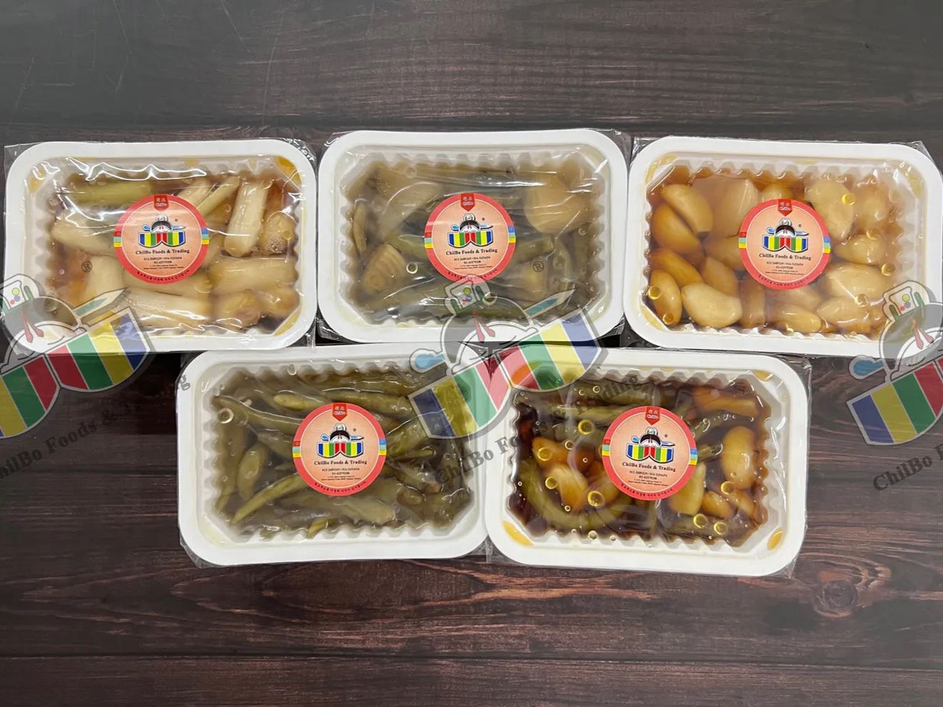 Pickled Garlic / Leek / Chili Padi / Onion 마늘 / 대파 / 칠리 파디 (고추) / 양파 절임