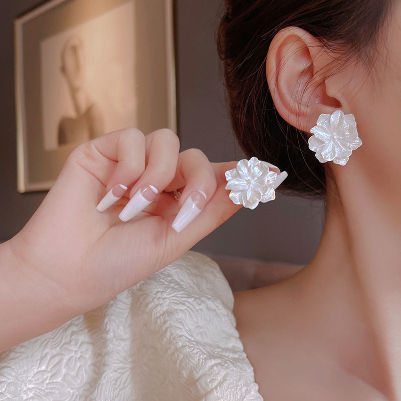 貝母樹脂立體花-夾式耳環