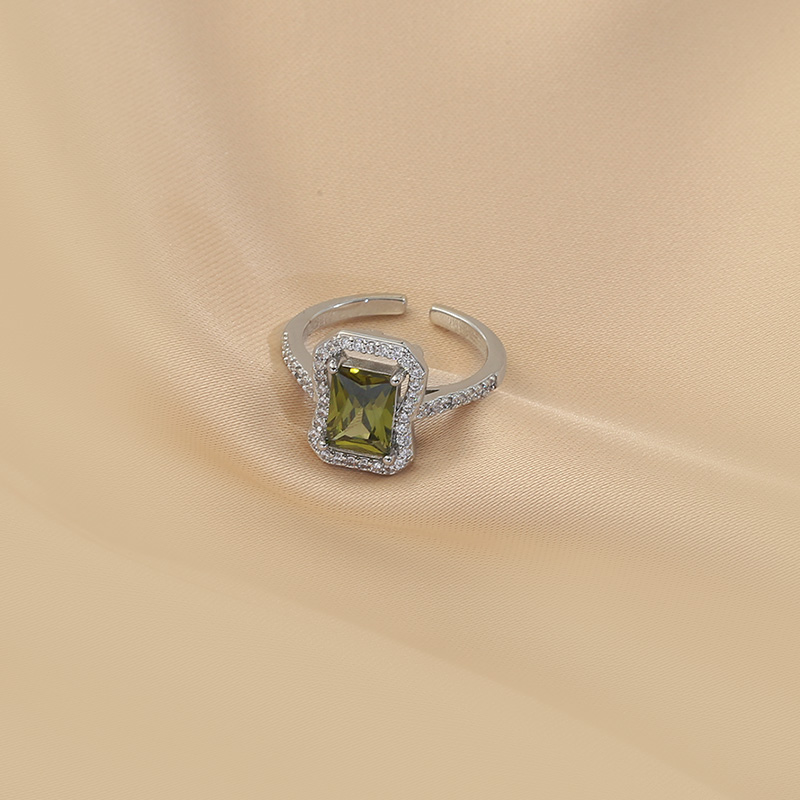 【S925純銀】方形綠寶石鋯石戒指 綻放自信優雅