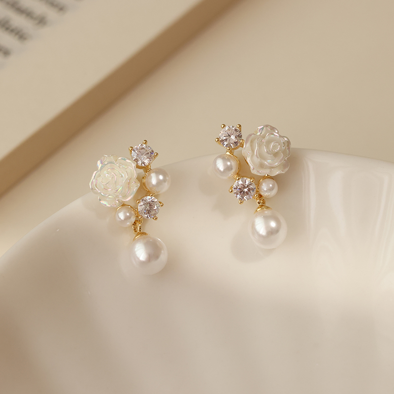 【S925銀】白色花朵小巧法式珍珠耳環