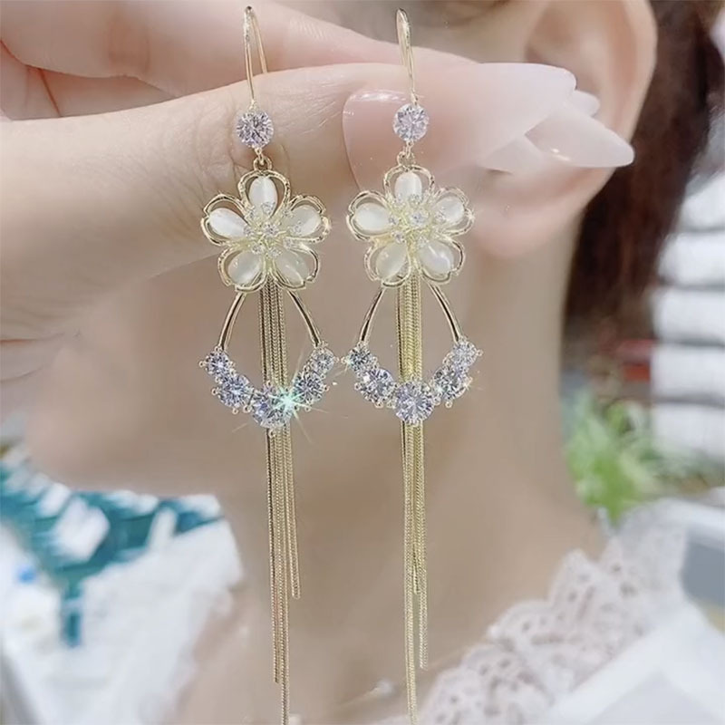貓眼石花瓣氣質流蘇耳環-FANYIACC