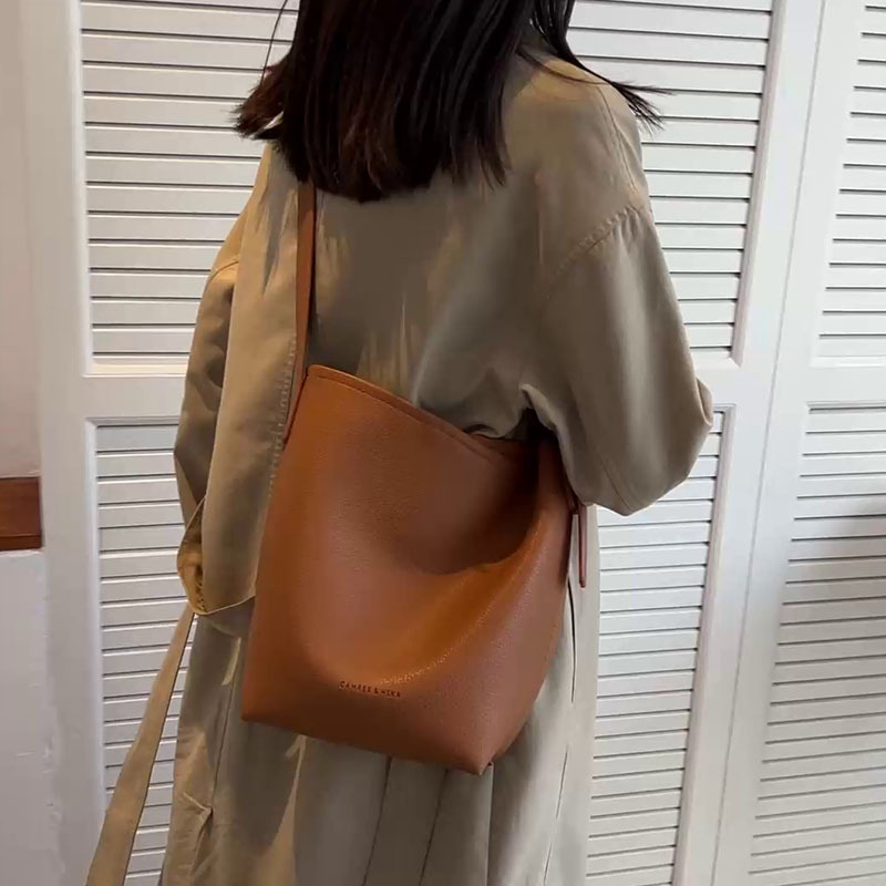 [Copy]日式百搭 大容量通勤包包