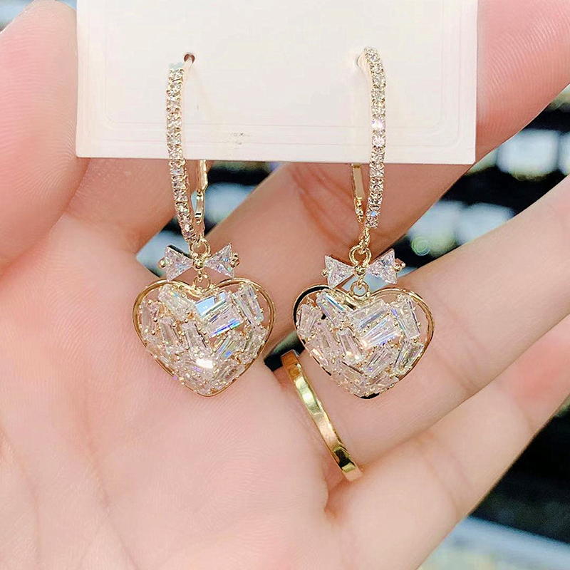 愛心鏤空滿鑽耳環-FANYIACC