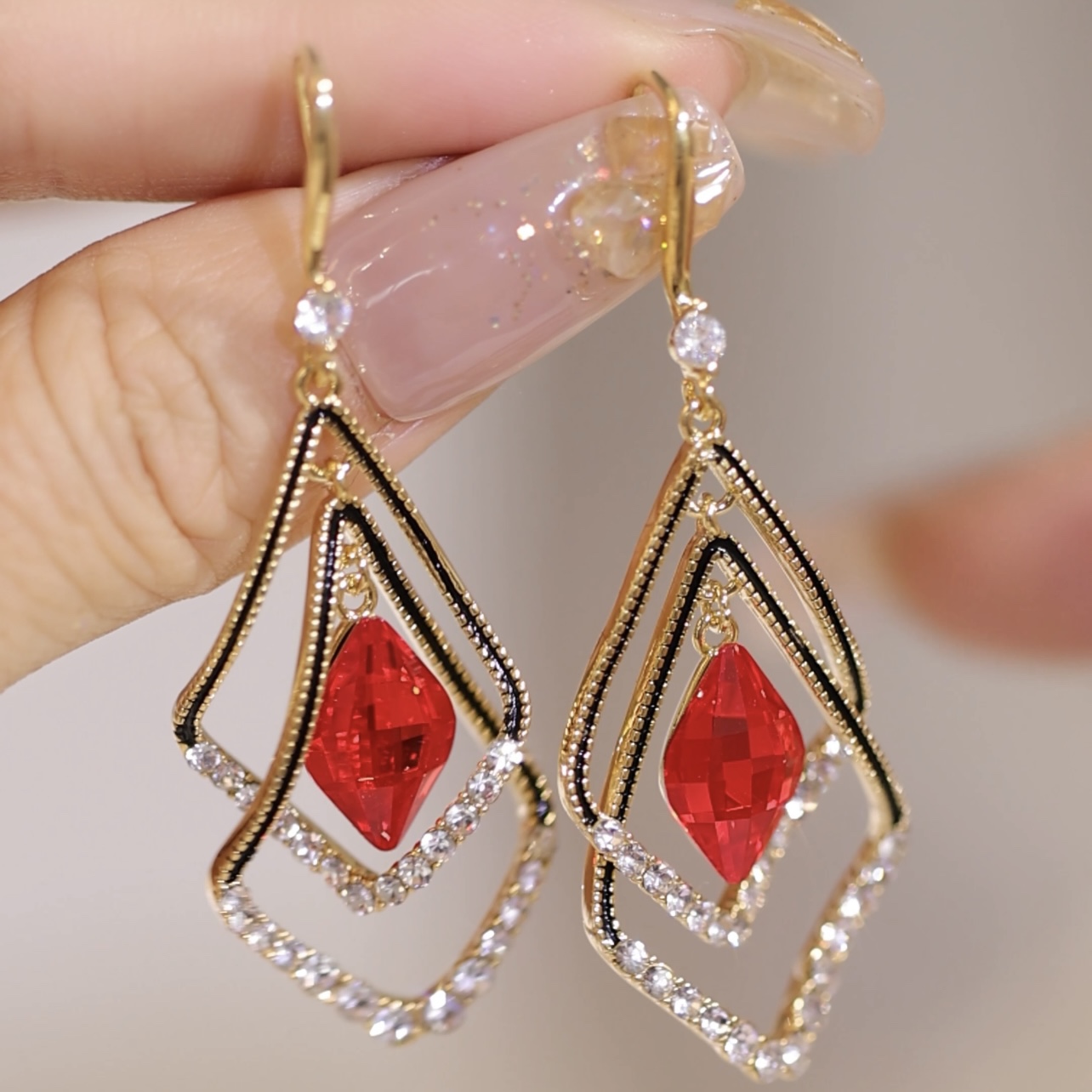 復古顯瘦港風水晶耳環