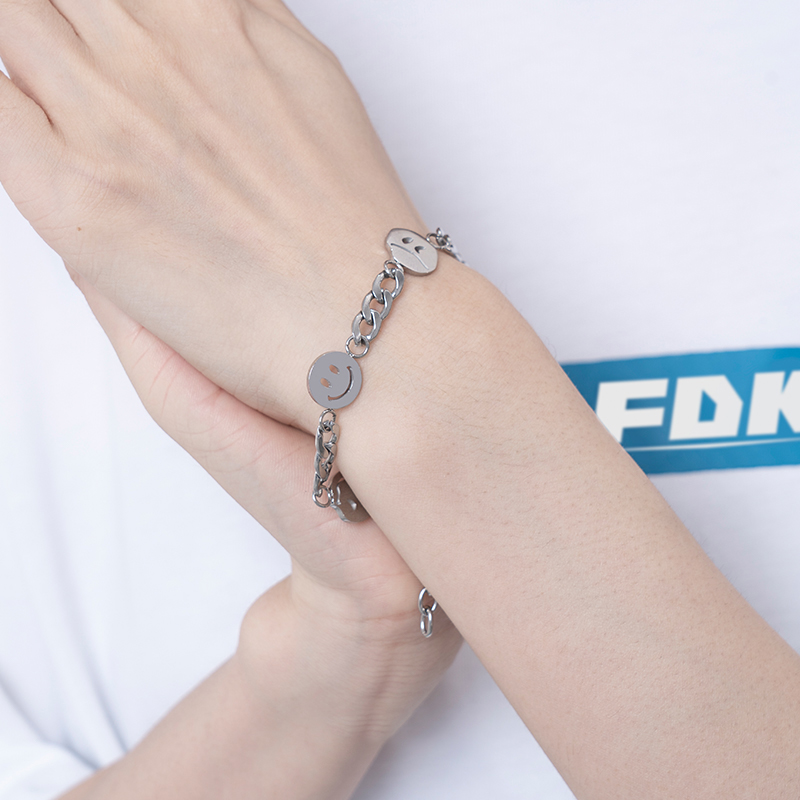 嘻哈笑臉情侶古巴錬-FANYIACC