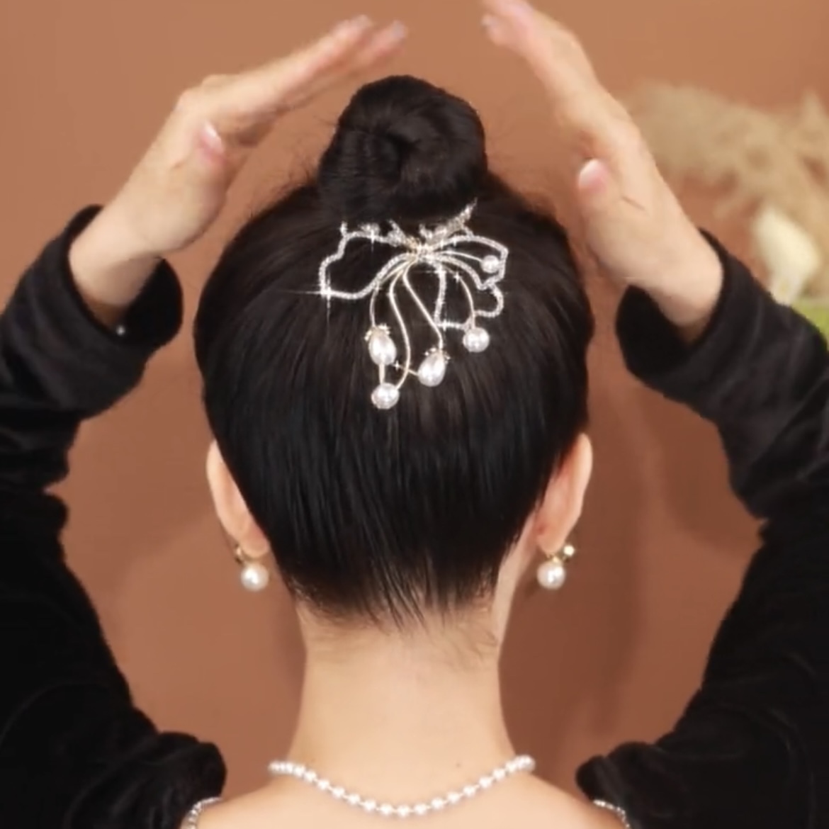 氣質丸子頭蝴蝶結髮夾-FANYIACC