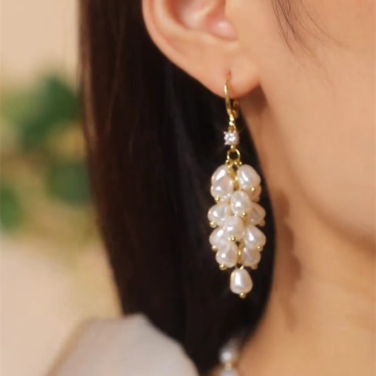 設計感長款葡萄串珍珠耳環