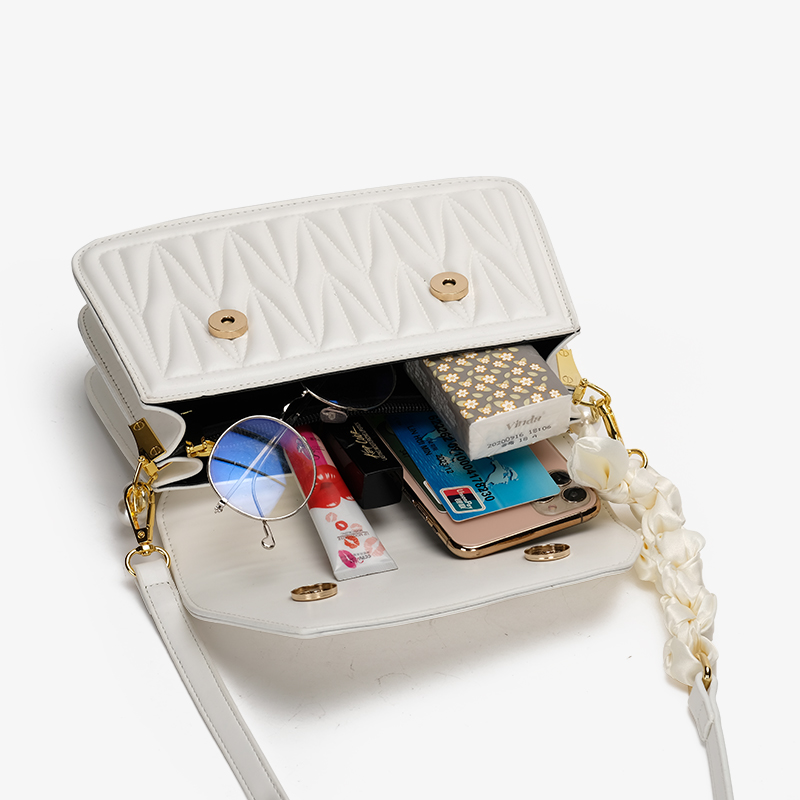 女新款禮盒裝禮品 感斜挎小包