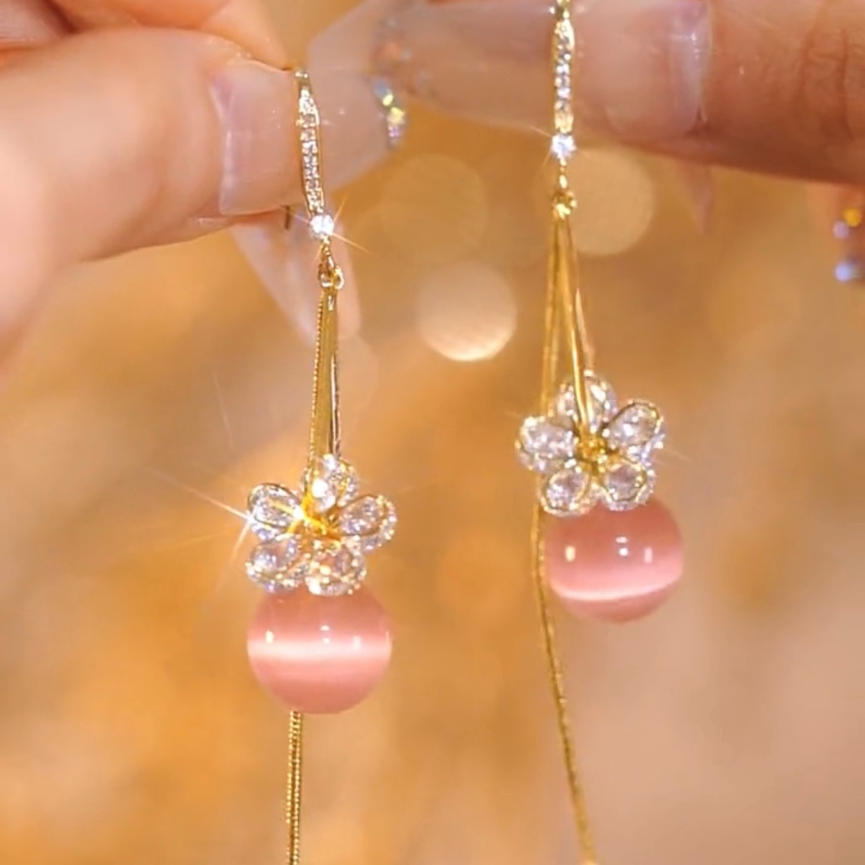 粉色&白色貓眼石花朵耳環