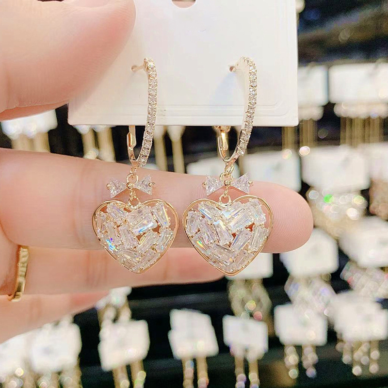 愛心鏤空滿鑽耳環-FANYIACC