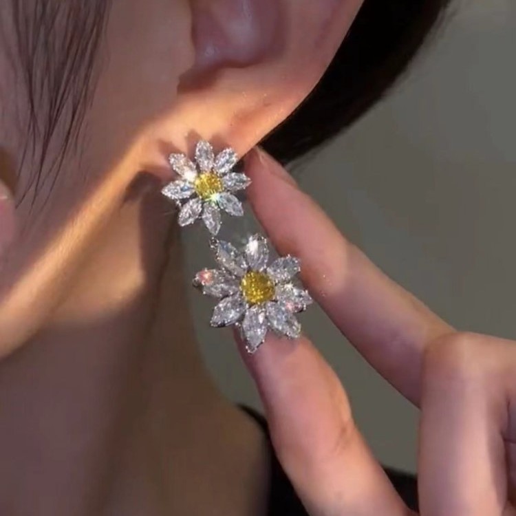 水晶太陽花鋯石耳環