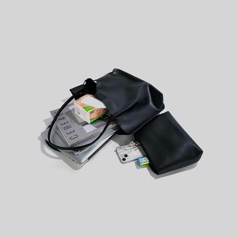 時尚休閒  黑色大容量托特包   容量展示  免費送小包包