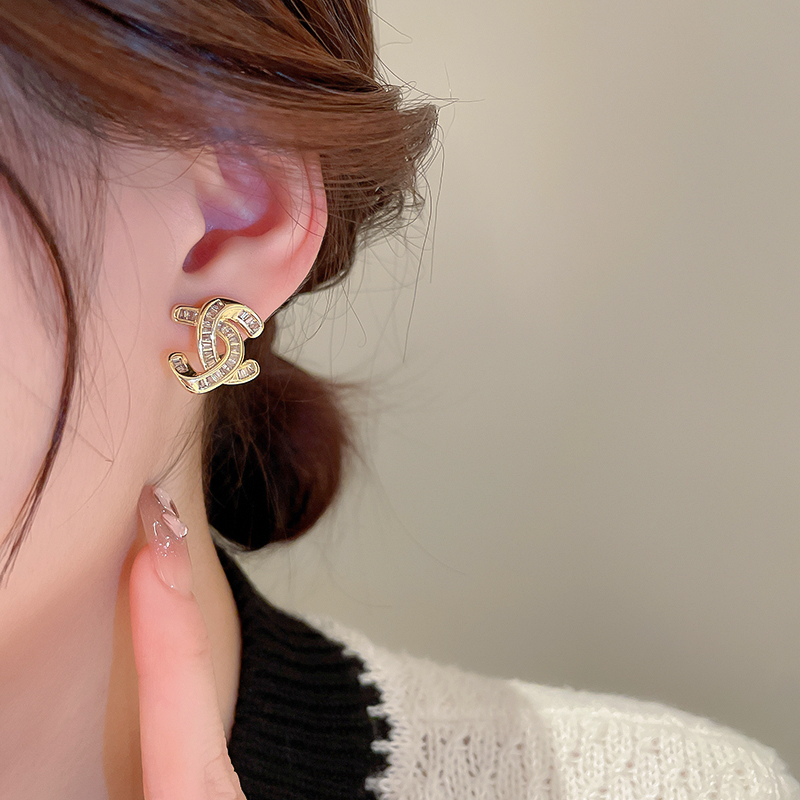 小香風閃鑽耳環-FANYIACC