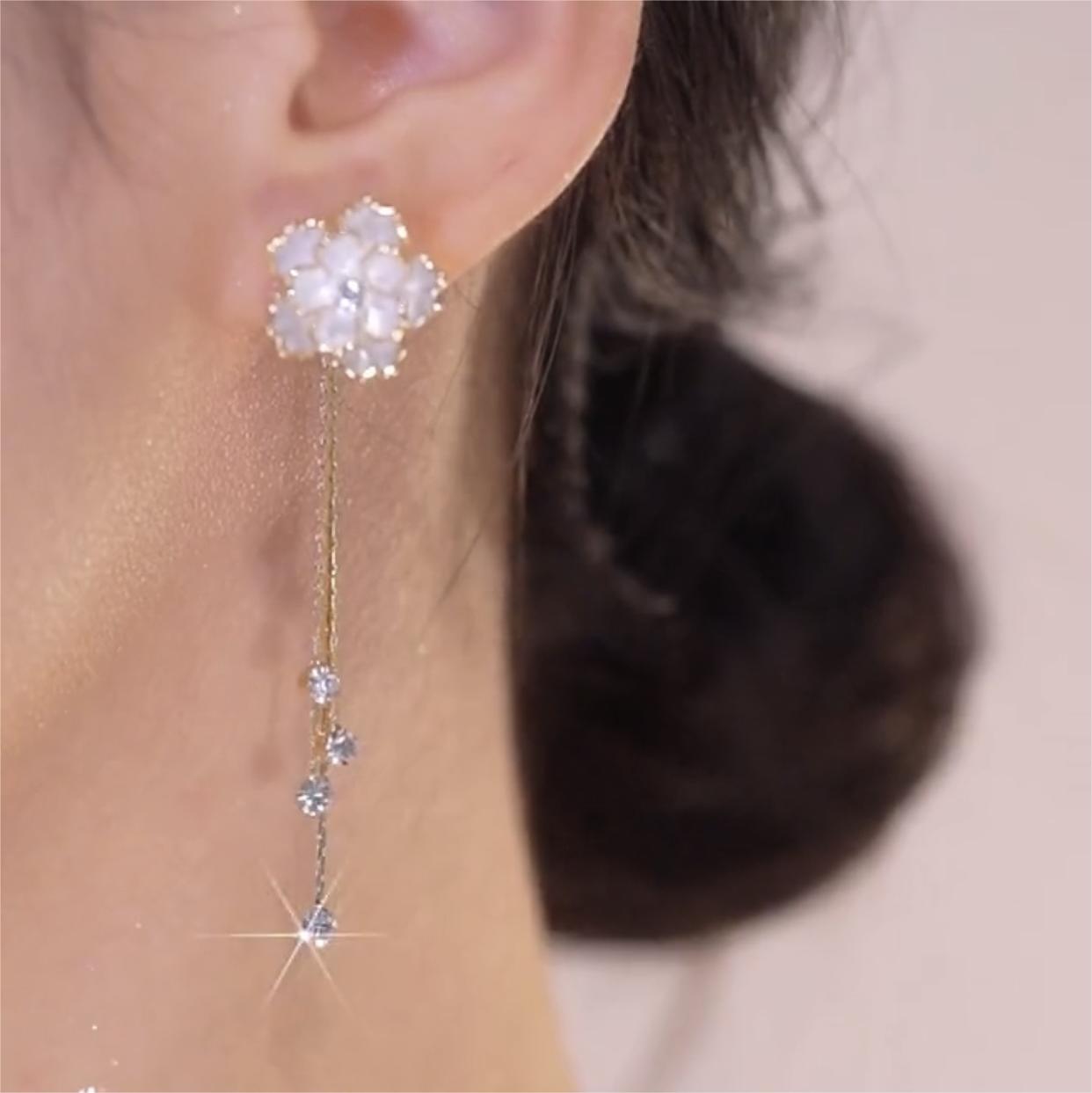 白色花朵流蘇耳環-FANYIACC