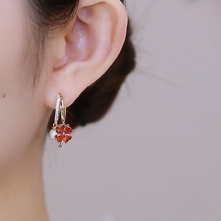 紅色鋯石四葉草珍珠耳環-FANYIACC