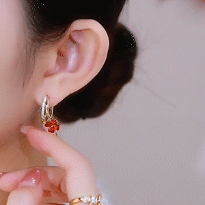 紅色鋯石四葉草珍珠耳環