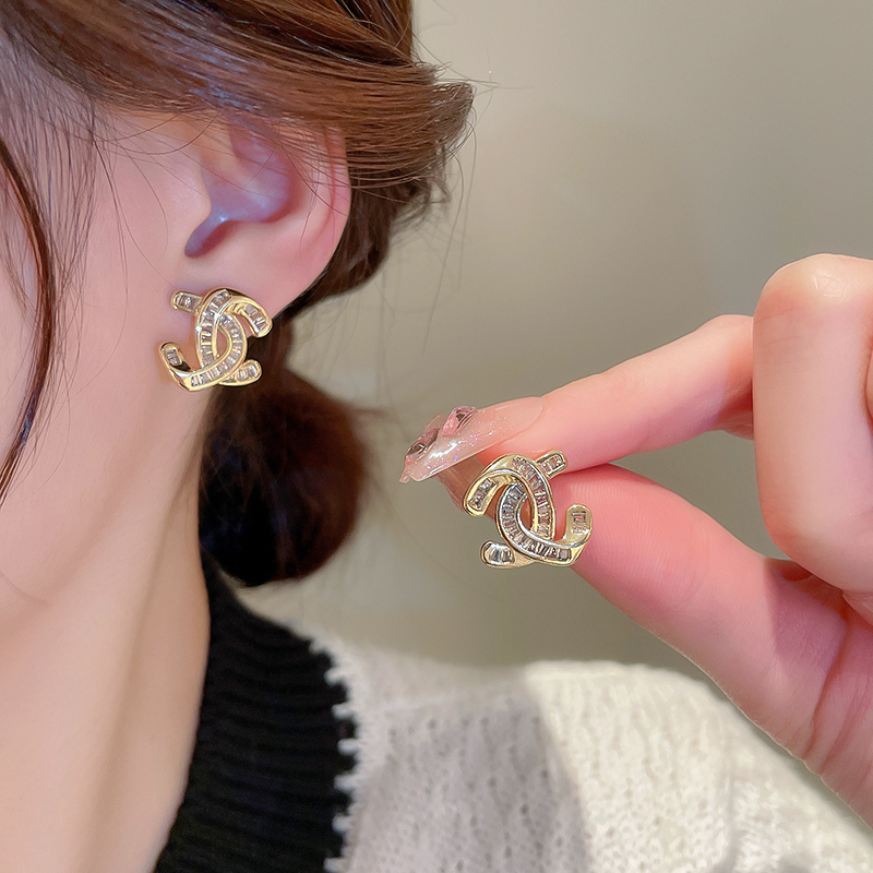 小香風閃鑽耳環-FANYIACC