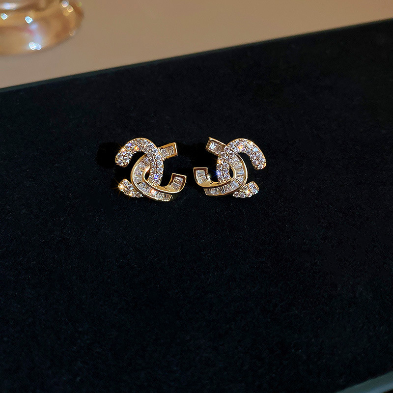 小香風閃鑽耳環-FANYIACC