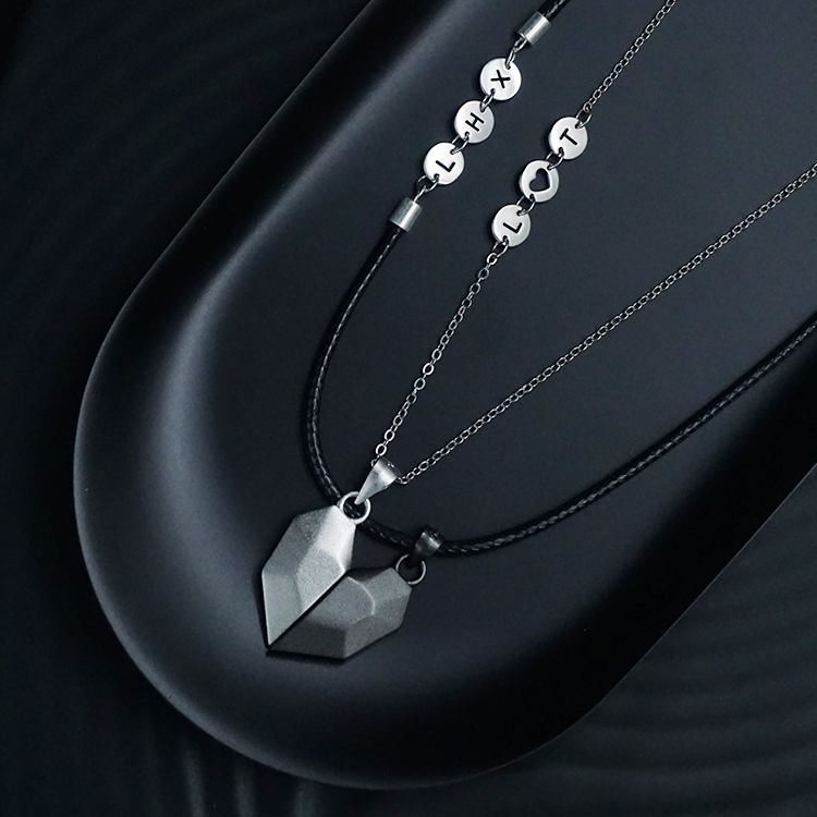 心心相吸 情侶項錬 刻字Ta的姓名 純銀字母手錬