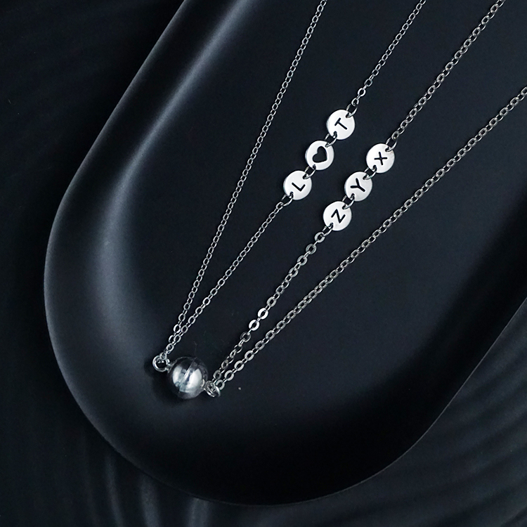 磁鐵相吸 情侶項錬 刻字Ta的姓名 純銀字母手錬
