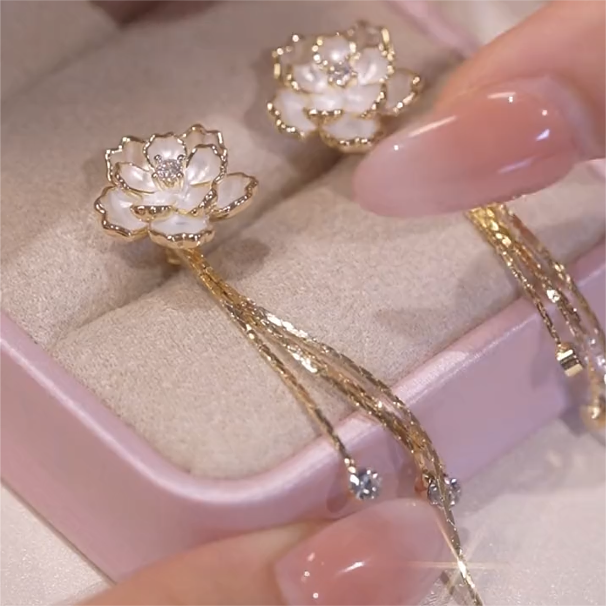 白色花朵流蘇耳環-FANYIACC