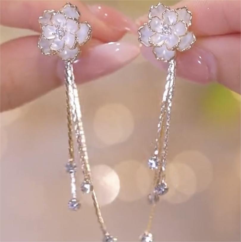 白色花朵流蘇耳環-FANYIACC