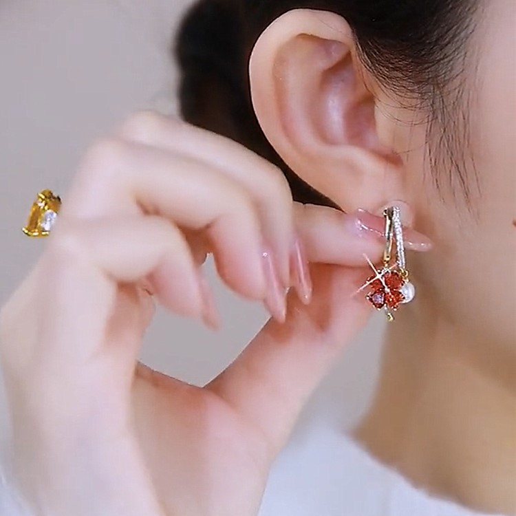 紅色鋯石四葉草珍珠耳環-FANYIACC