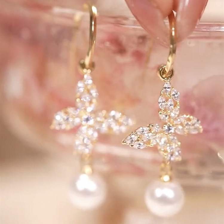  鋯石鑲鑽蝴蝶耳環-FANYIACC