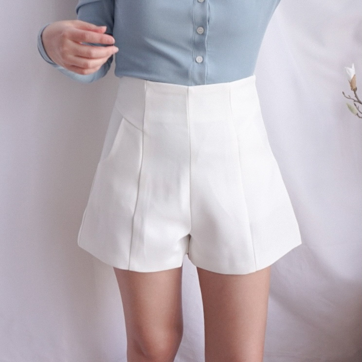 [REJECTED SALE] -5kg Basic HW Comfy Shorts 巨百搭高腰显瘦黑短西裤 (White)