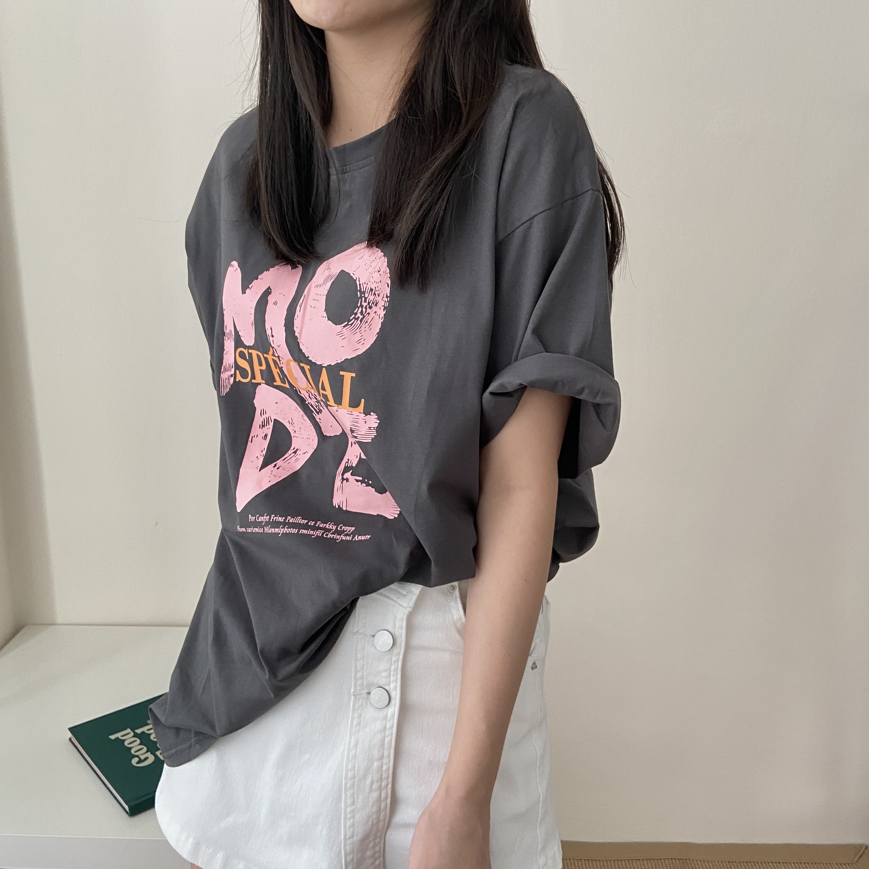 灰粉撞色涂鸦Tee