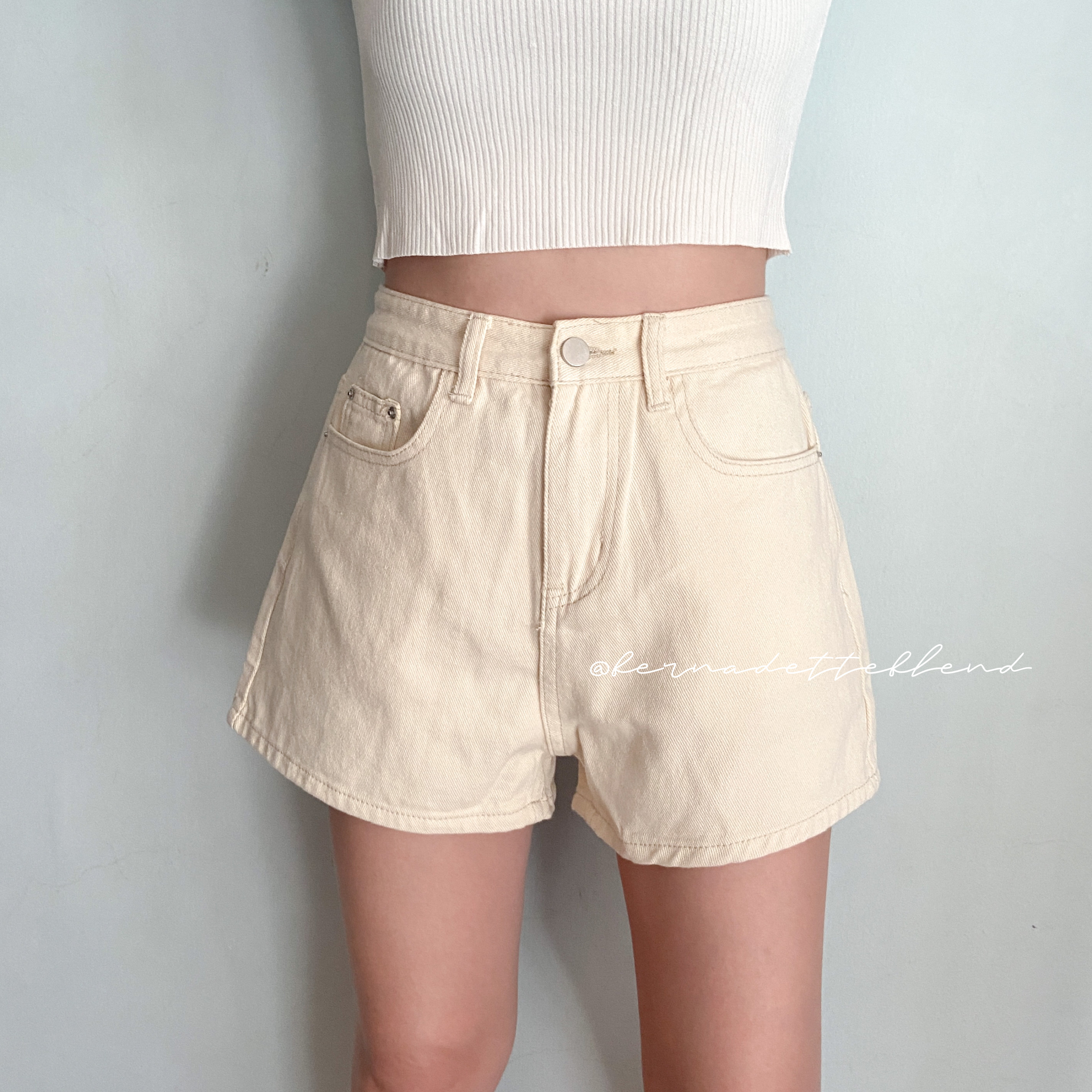 Everyday HW Button Shorts in Butter 日常高腰奶油裤 
