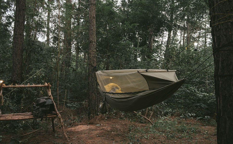 ハンモック 吊り下げ式 蚊帳付き 耐荷重200kg ポール付き ソロキャンプ