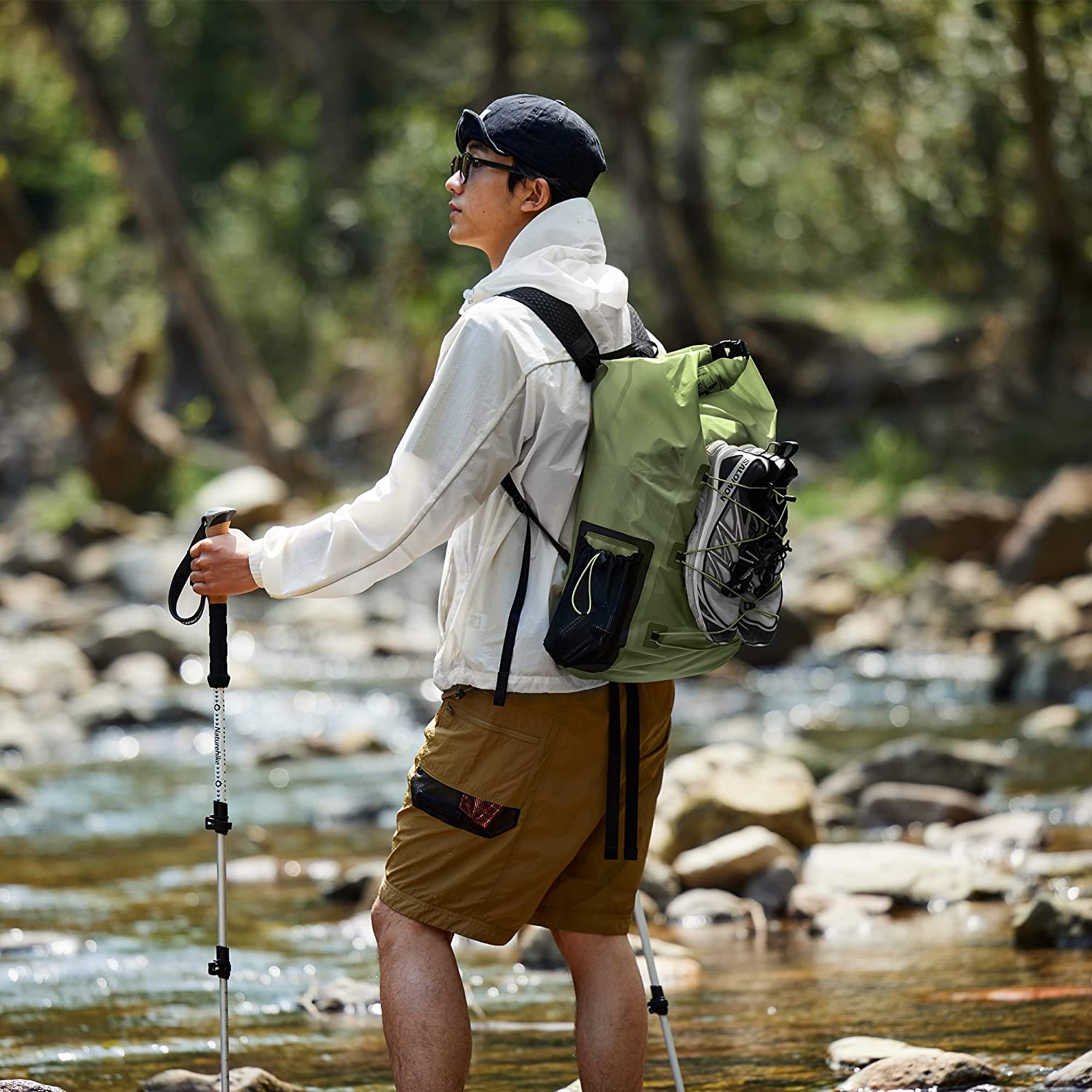 Naturehike公式ショップ 防水バッグ 完全防水 リュック 超軽量 25L 自転車 乾湿分別可能 登山 防水バッグ -Naturehike