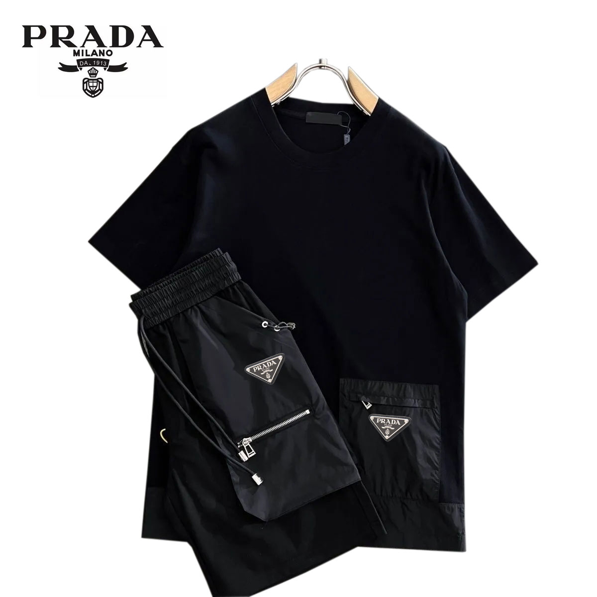 Prada  2023新しいスタイルのポケットジッパーヘビーデューティ半袖ショートパンツスーツ男性用