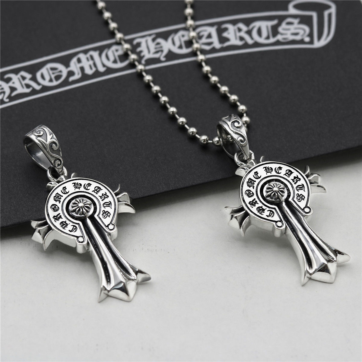 Chrome hearts   クラシック ヴィンテージ クロス ペンダント  男女兼用